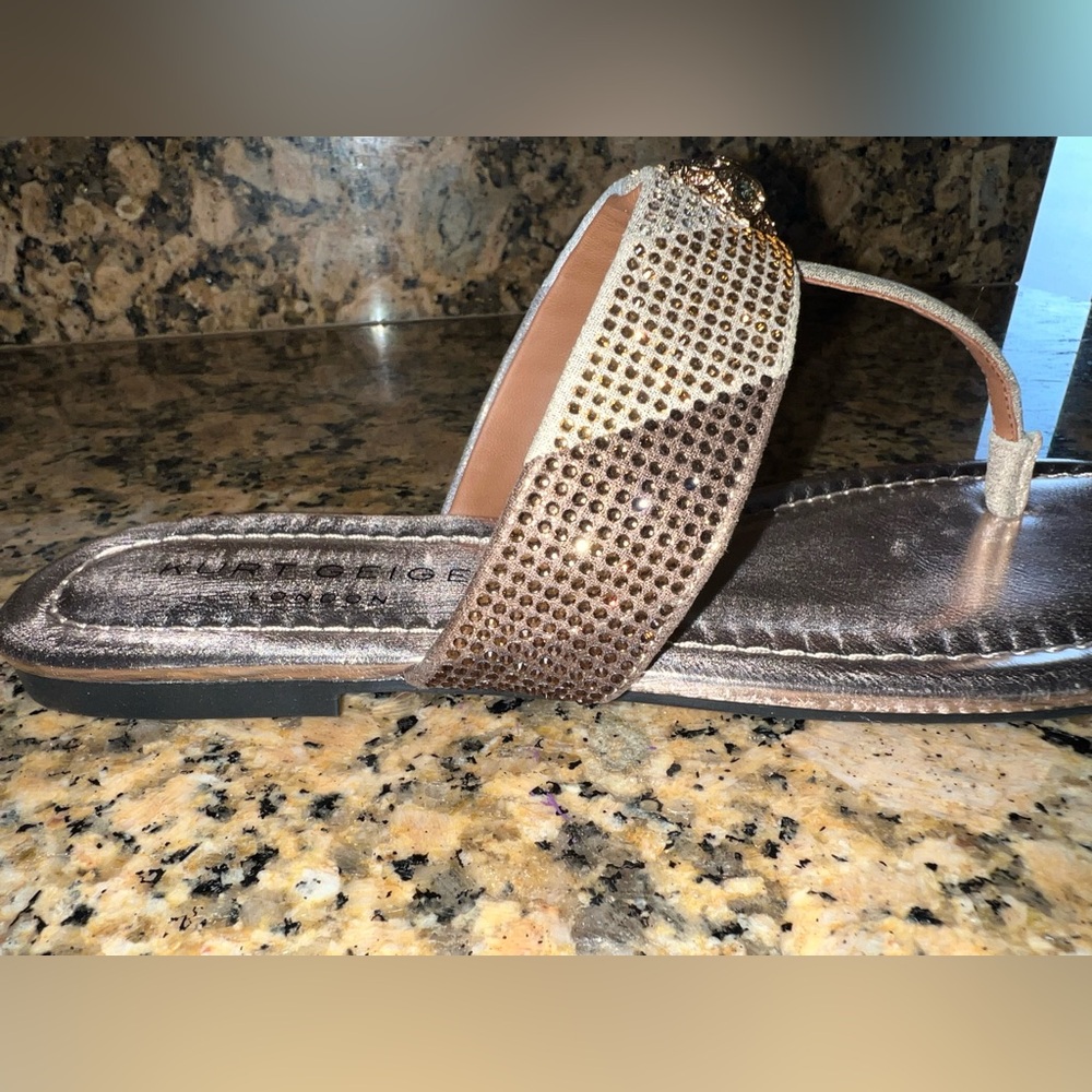 NEW! Kurt Geiger Kensington T-Bar Sandal Sz. 38.5 - Picture 9 of 11